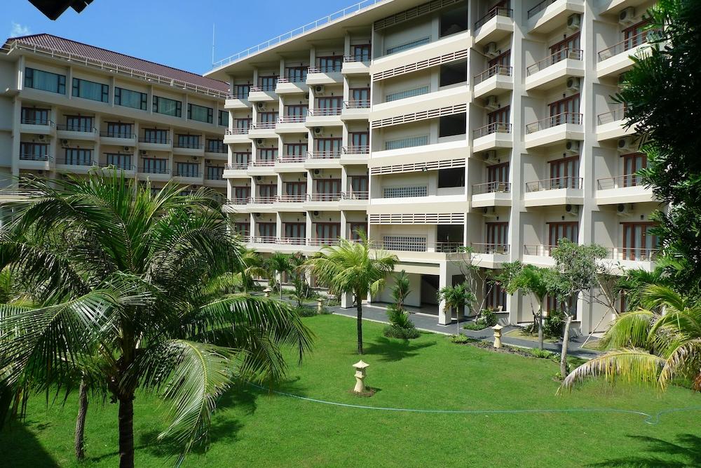 Lombok Raya Hotel Mataram Exterior foto