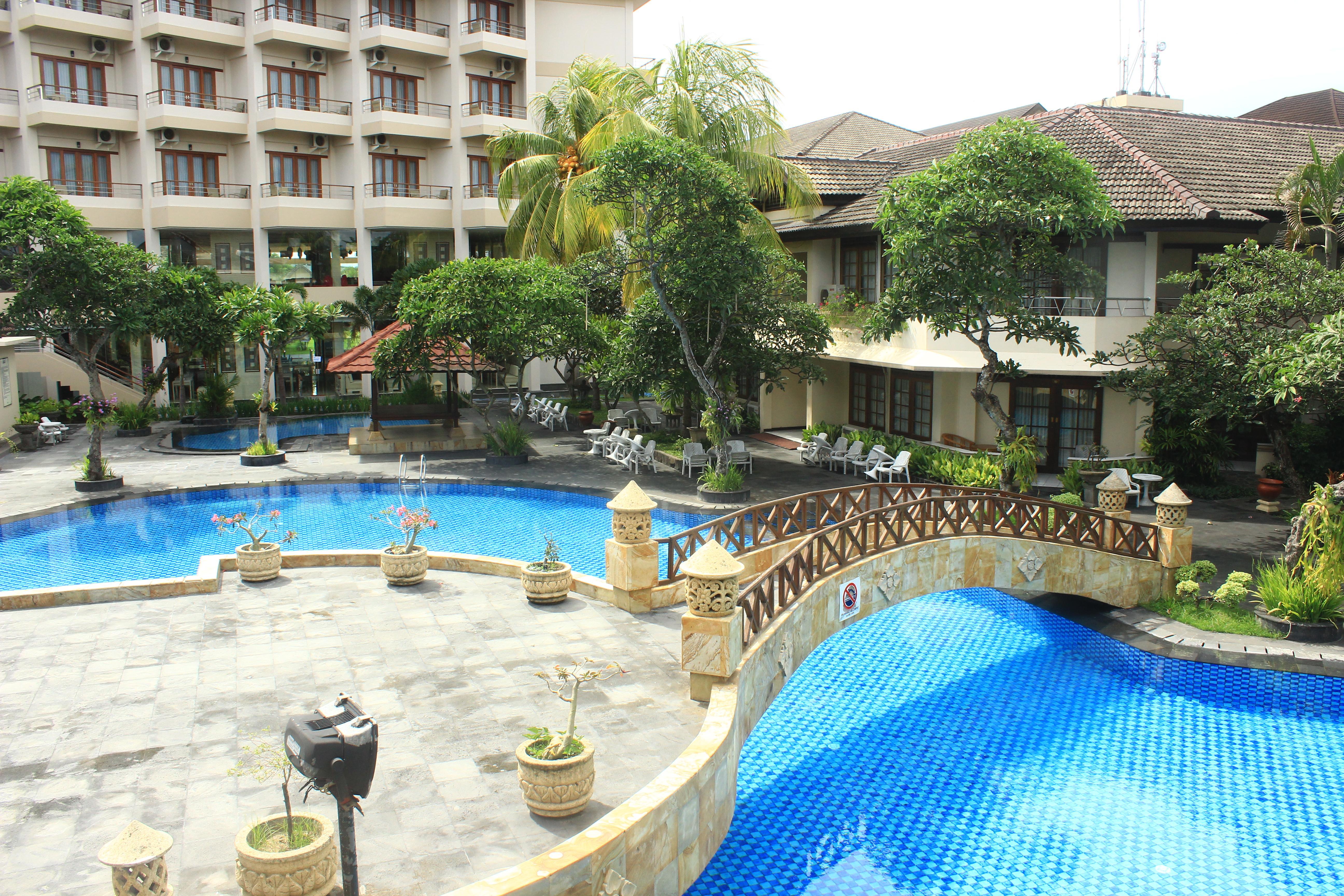 Lombok Raya Hotel Mataram Exterior foto