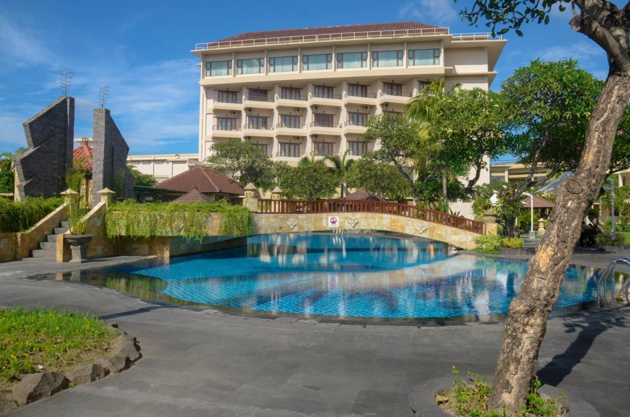 Lombok Raya Hotel Mataram Exterior foto