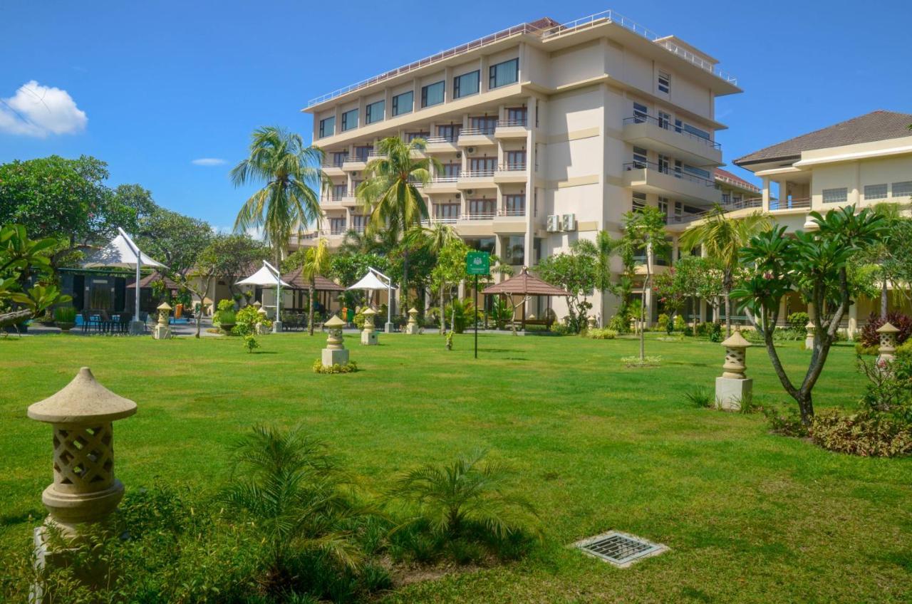 Lombok Raya Hotel Mataram Exterior foto